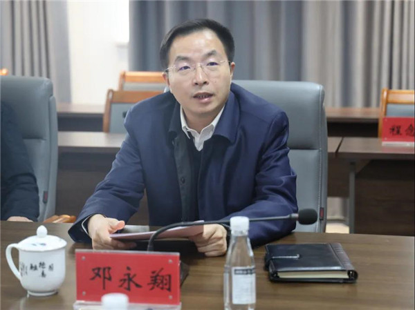 市委常委、常務(wù)副市長(zhǎng)鄧永翔現(xiàn)場(chǎng)調(diào)研城投集團(tuán)產(chǎn)業(yè)項(xiàng)目