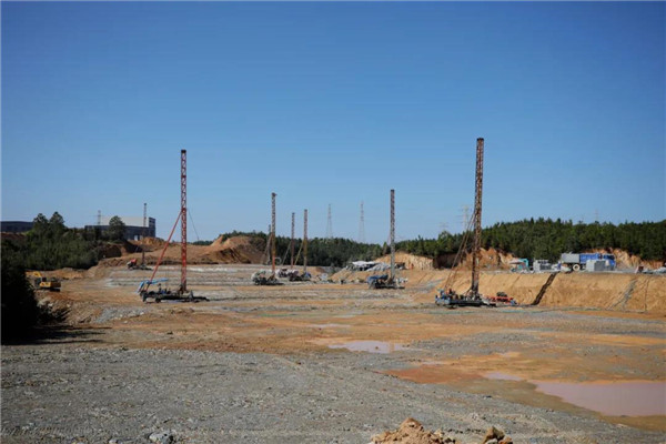 記者節(jié)：媒體聚焦昌南新區(qū)、城投集團重點項目建設工地