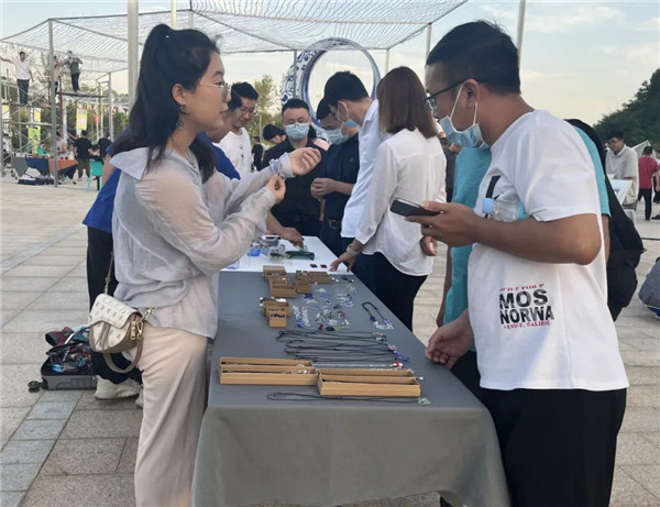 興商貿(mào) 促消費(fèi) 惠民生！景德鎮(zhèn)這里的夜市很火爆！